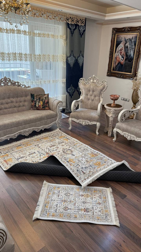 فرشینه مخمل طرح سلطان آباد کرم